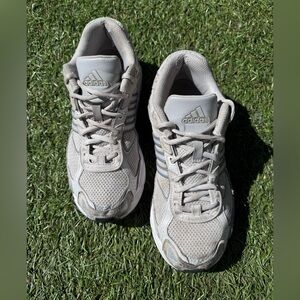adidas Grey/White Response CL Sz(8)